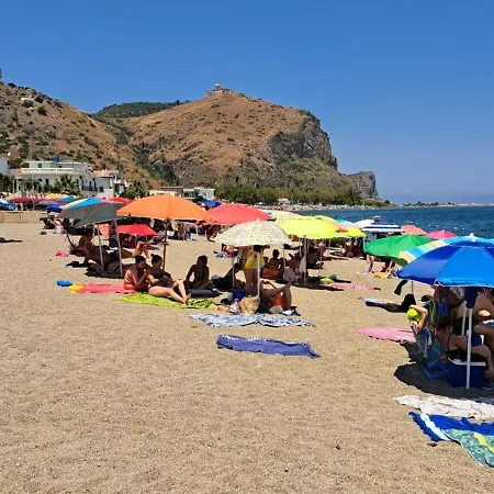 A Due Passi Dal Mare * Oliveri